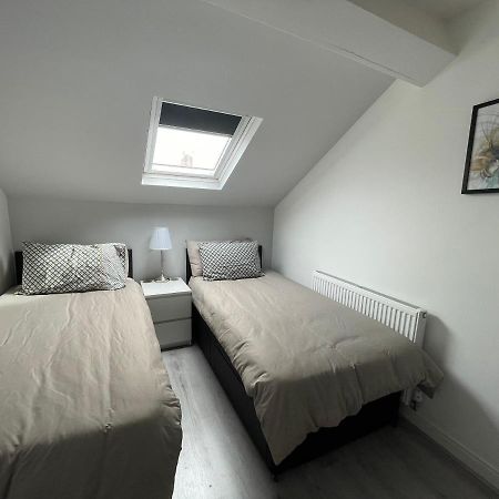 Ryan Air I Bnb - Lfc Apartments Liverpool Extérieur photo