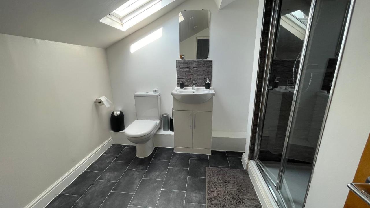 Ryan Air I Bnb - Lfc Apartments Liverpool Extérieur photo