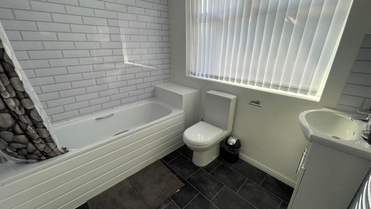 Ryan Air I Bnb - Lfc Apartments Liverpool Extérieur photo