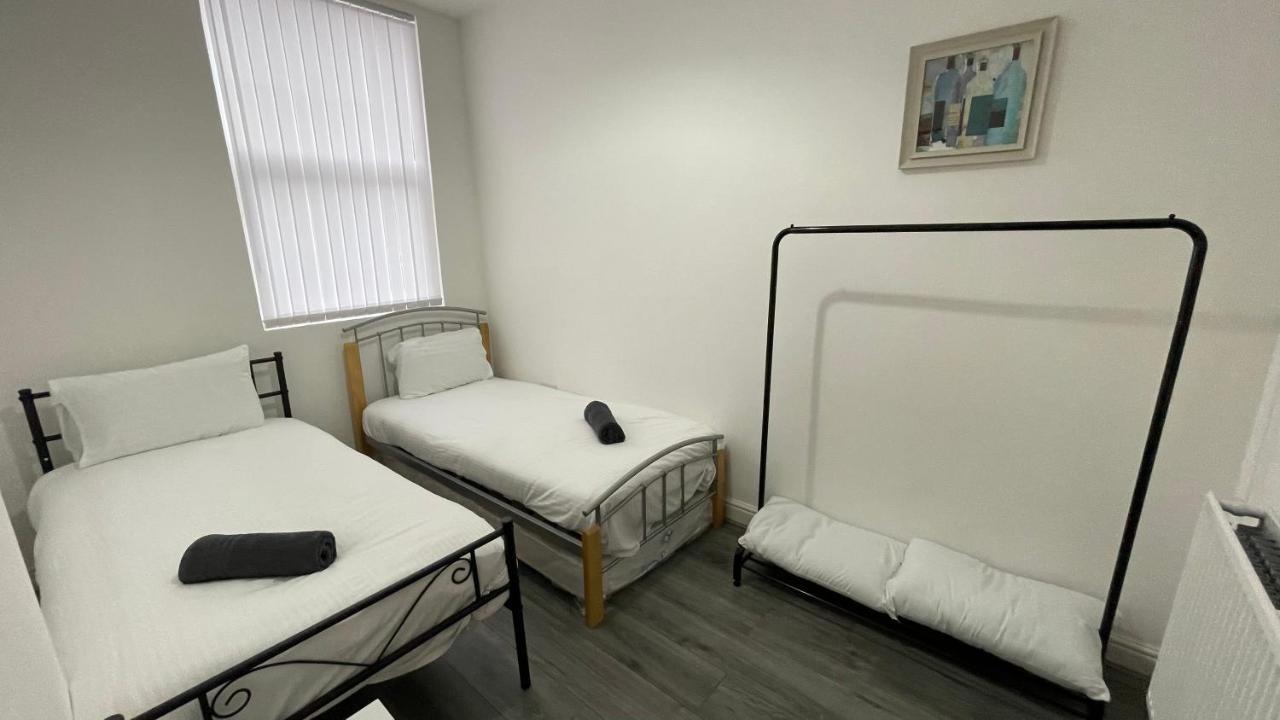 Ryan Air I Bnb - Lfc Apartments Liverpool Extérieur photo